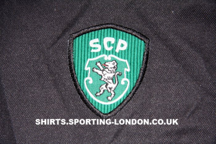 2001-2002 GOALKEEPER SHIRT CREST