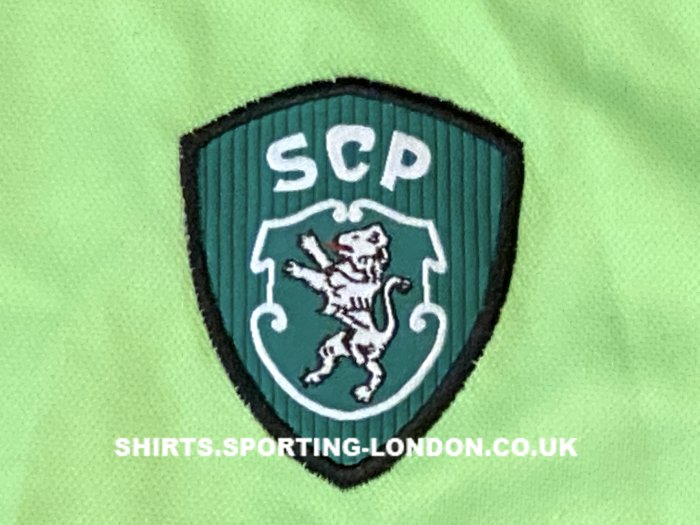 2001-2002 GOALKEEPER SHIRT CREST
