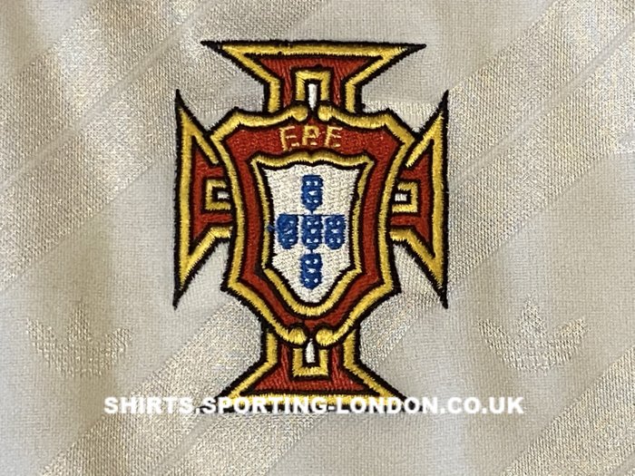1992 - 1994 Portugal National Team Crest