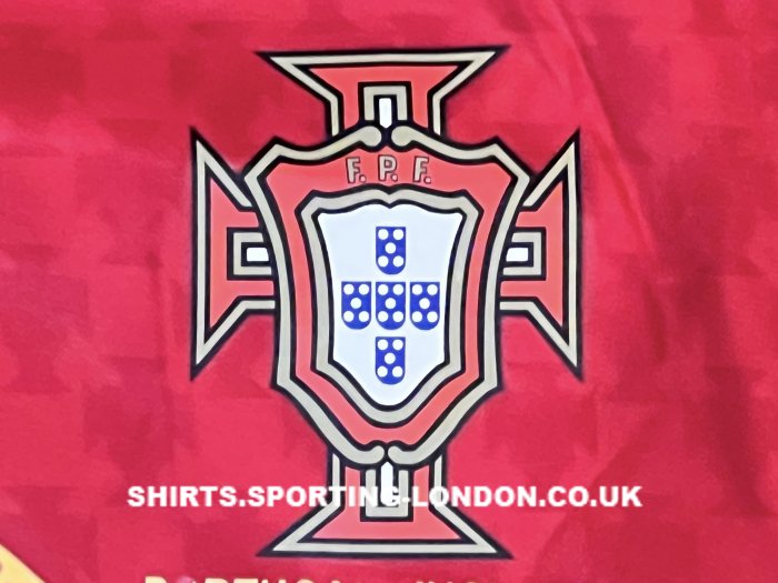 2004 PORTUGAL HOME SHIRT CREST